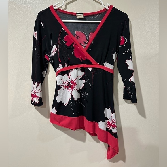 Tangenis Tops - Floral Black and Red Women's Blouse